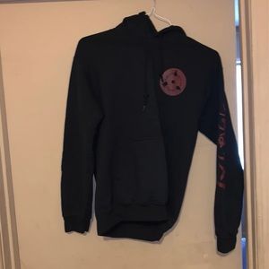 Black naruto hoodie (sauske on back)